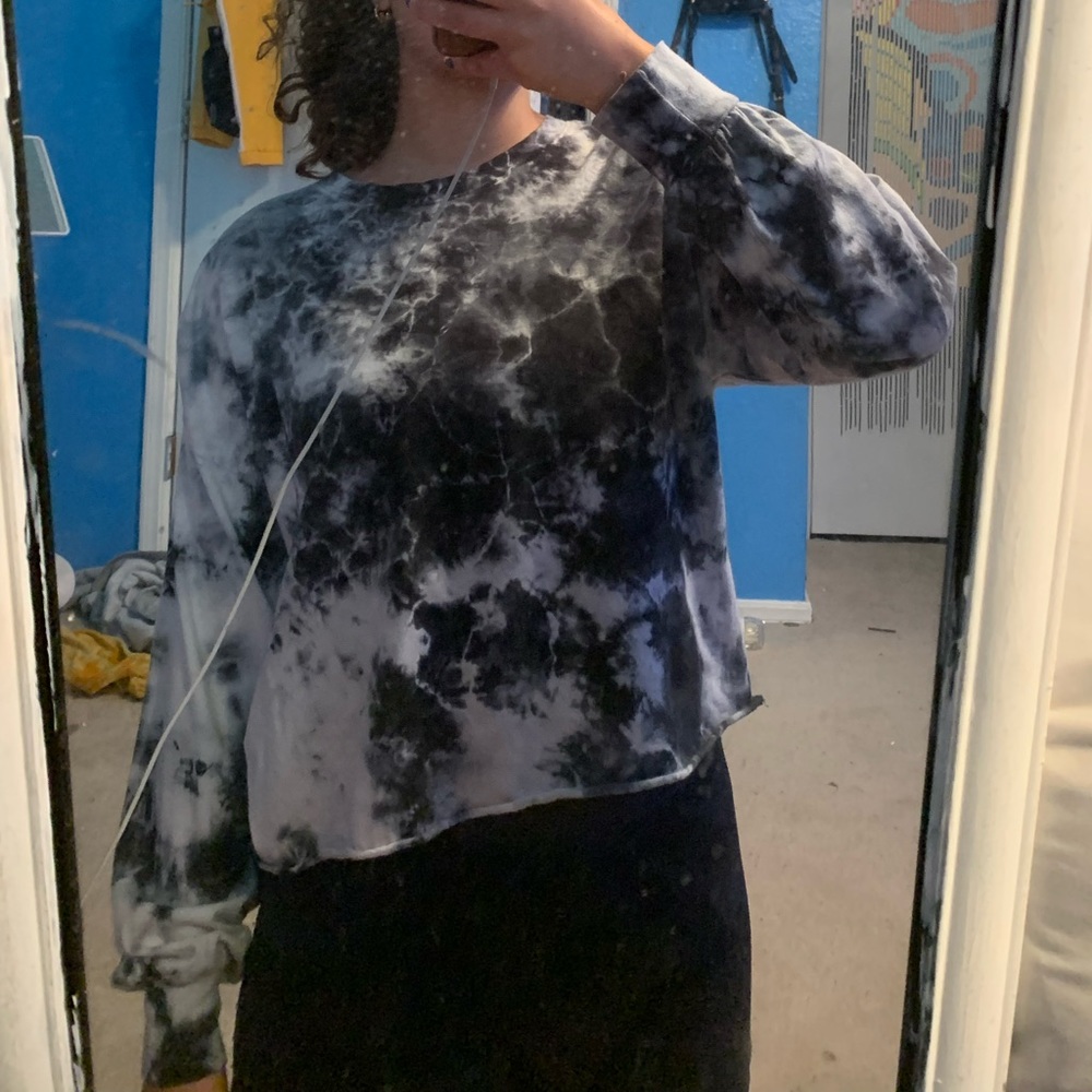 Black and White tie dye long sleeve
